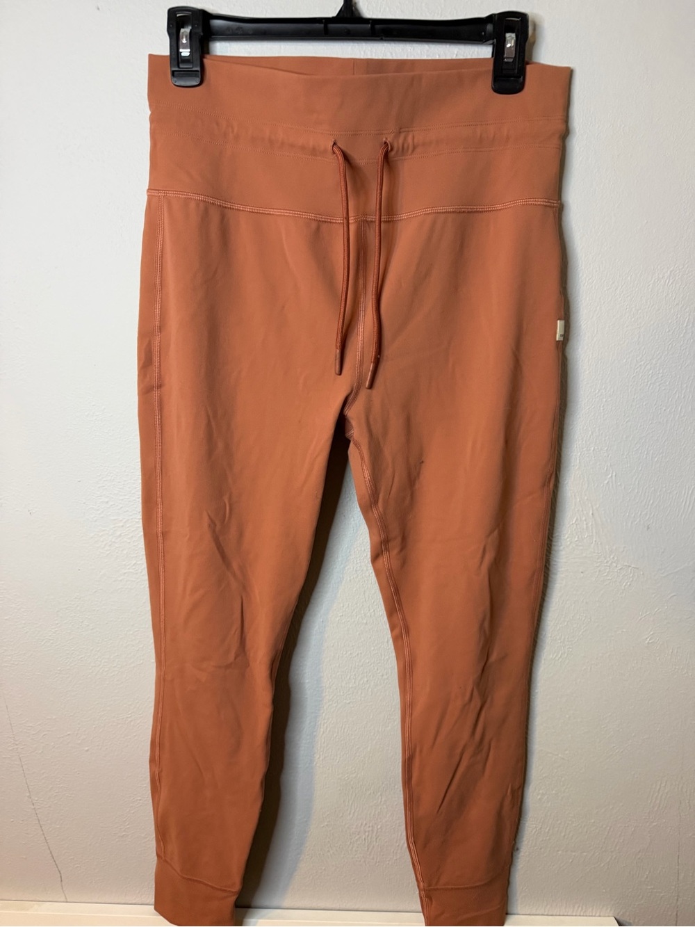 Vuori Women's Leggings in Orange